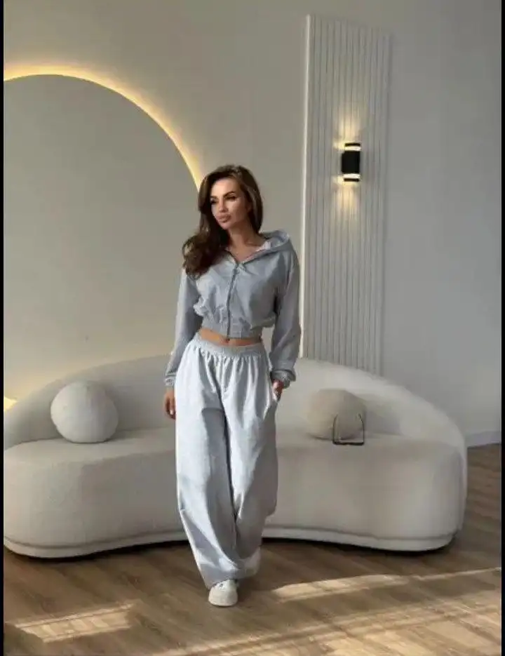 Костюм женский 40-42 абсолютно новый - Костюмы (Одежда) в Барнаул