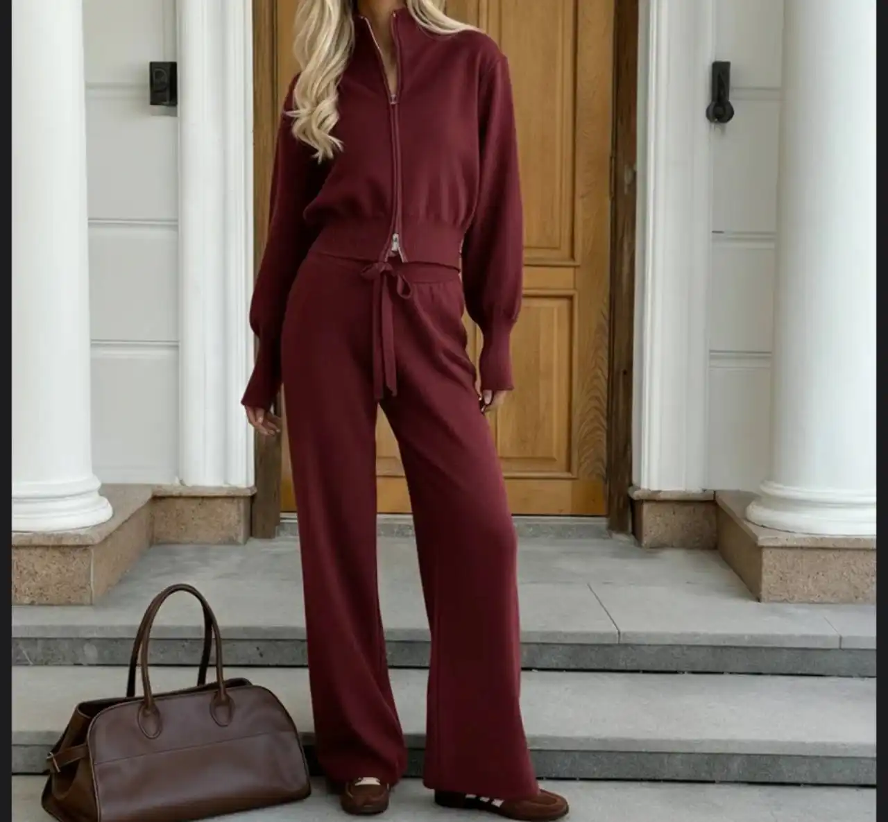 Продам костюм в отличном состоянии - Костюмы (Одежда) в Барнаул