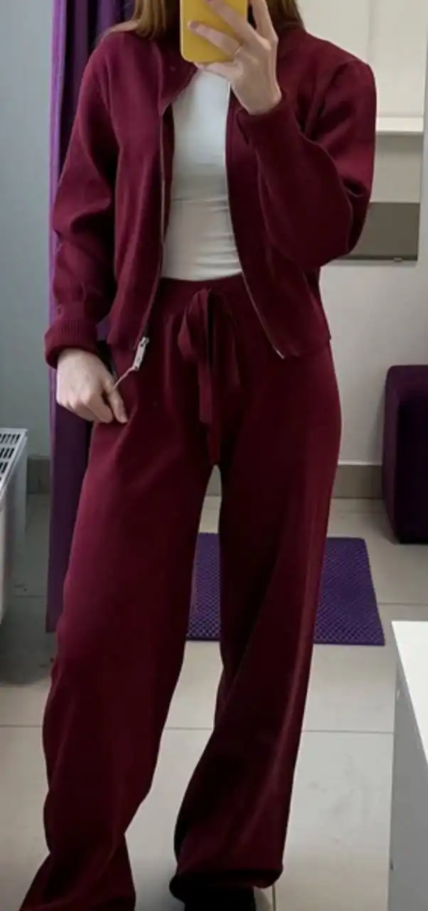 Продам костюм в отличном состоянии - Костюмы (Одежда) в Барнаул