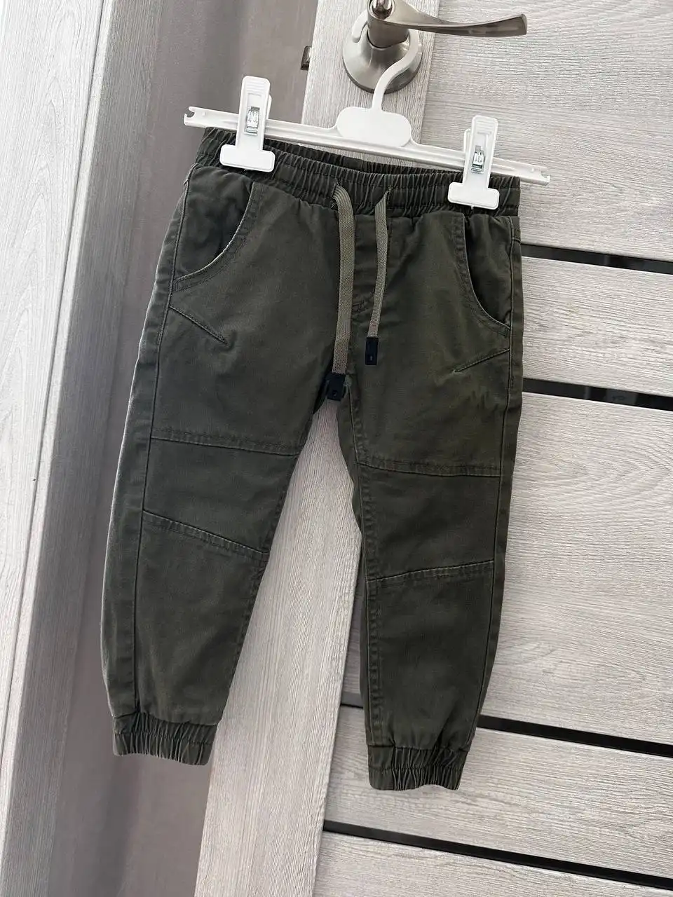 Джоггеры цвета хаки размер 92 - Спортивная одежда (Одежда) в Барнаул
