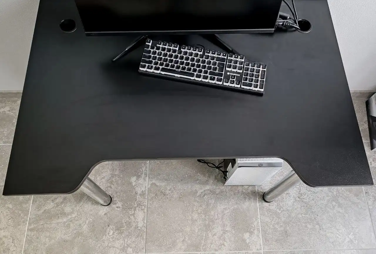 Игровой компьютерный стол - Барахолка в Барнаул