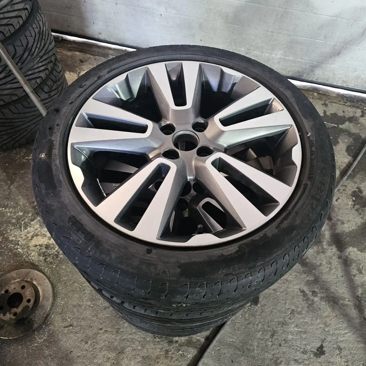 Комплект дисков Пирелли 17 4/100 для Лада Веста Кросс - Диски и шины (Запчасти) в Барнаул