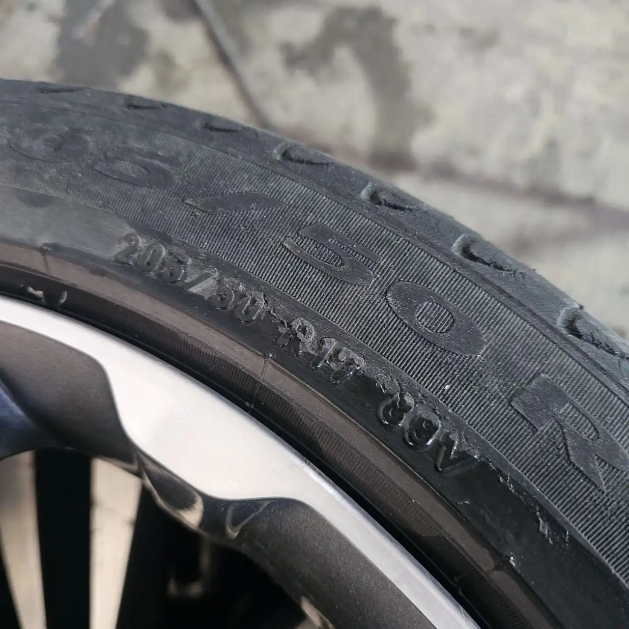 Комплект дисков Пирелли 17 4/100 для Лада Веста Кросс - Диски и шины (Запчасти) в Барнаул