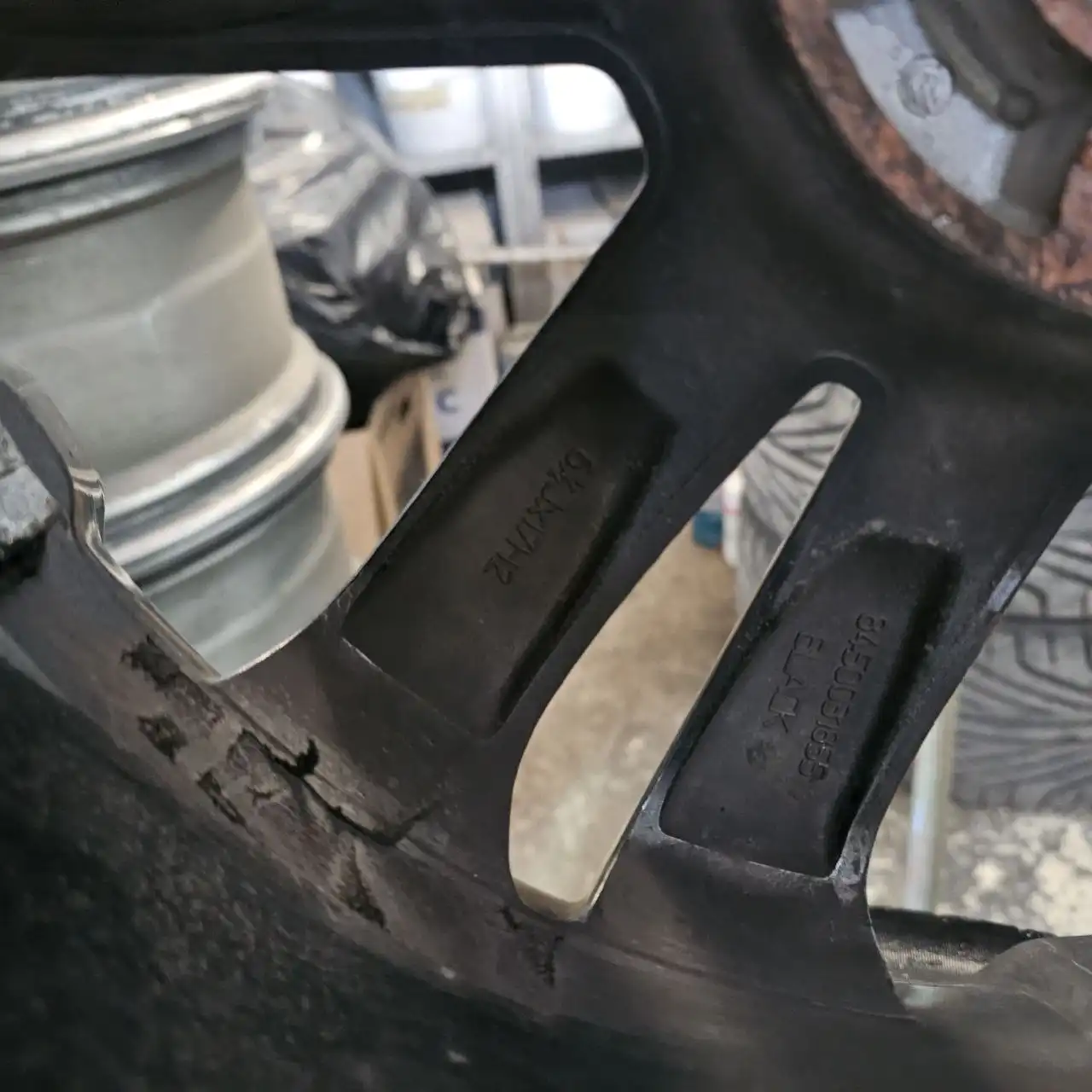 Комплект дисков Пирелли 17 4/100 для Лада Веста Кросс - Диски и шины (Запчасти) в Барнаул