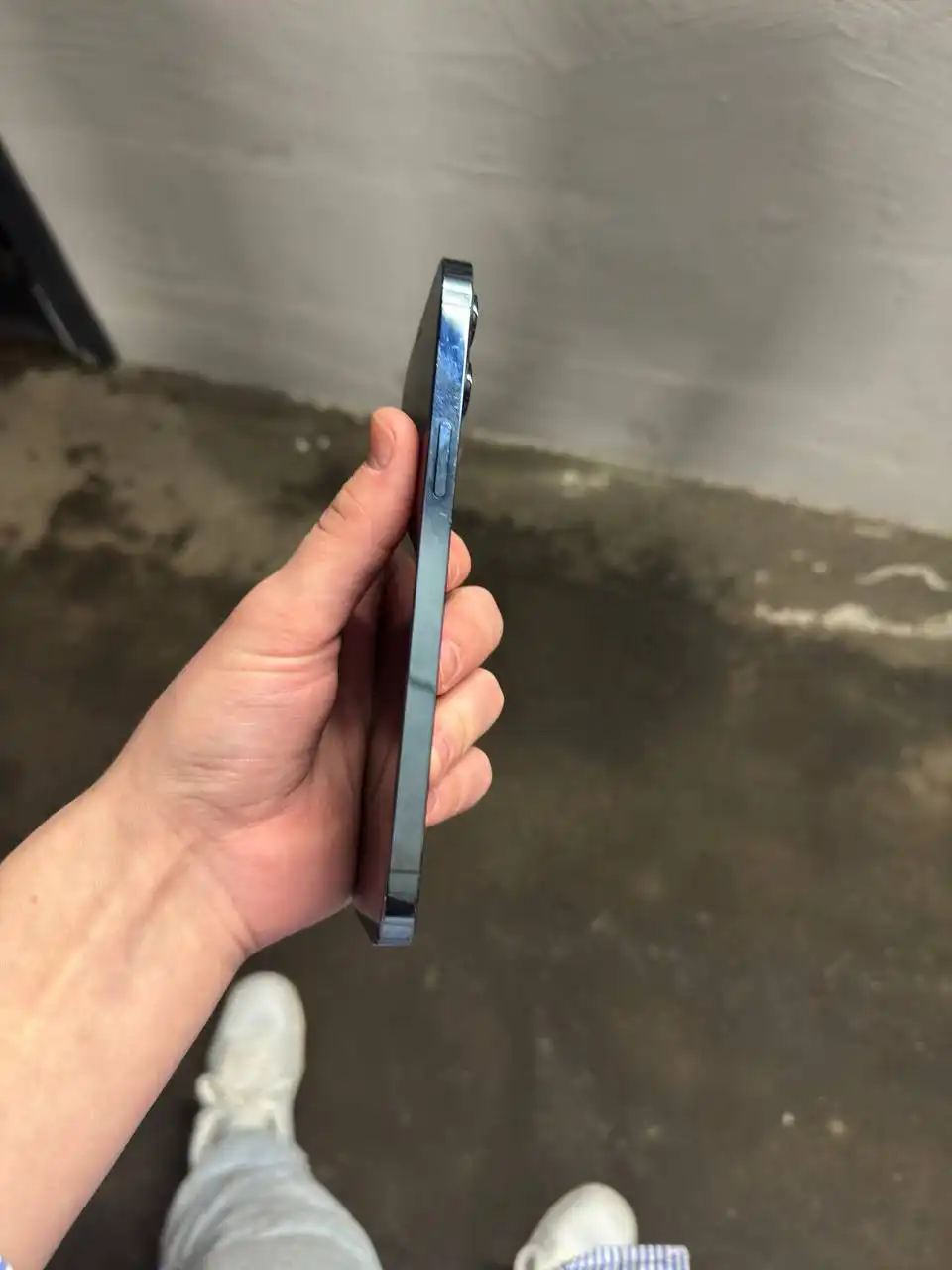 Продам iPhone 12 Pro Max с дефектом экрана - Смартфоны и телефоны (Электроника) в Барнаул