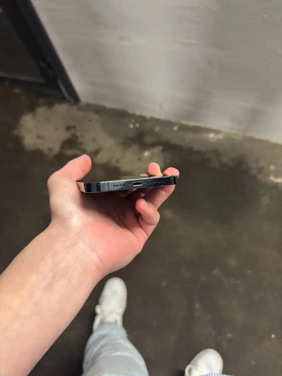 Продам iPhone 12 Pro Max с дефектом экрана - Смартфоны и телефоны (Электроника) в Барнаул