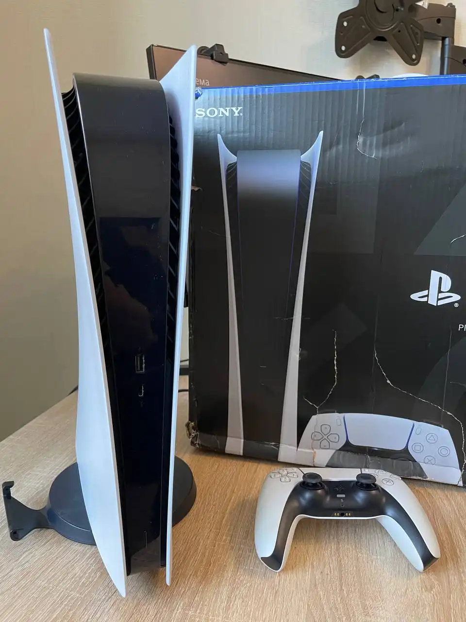 PlayStation 5 в коробке с полным комплектом - Игровые консоли (Электроника) в Барнаул