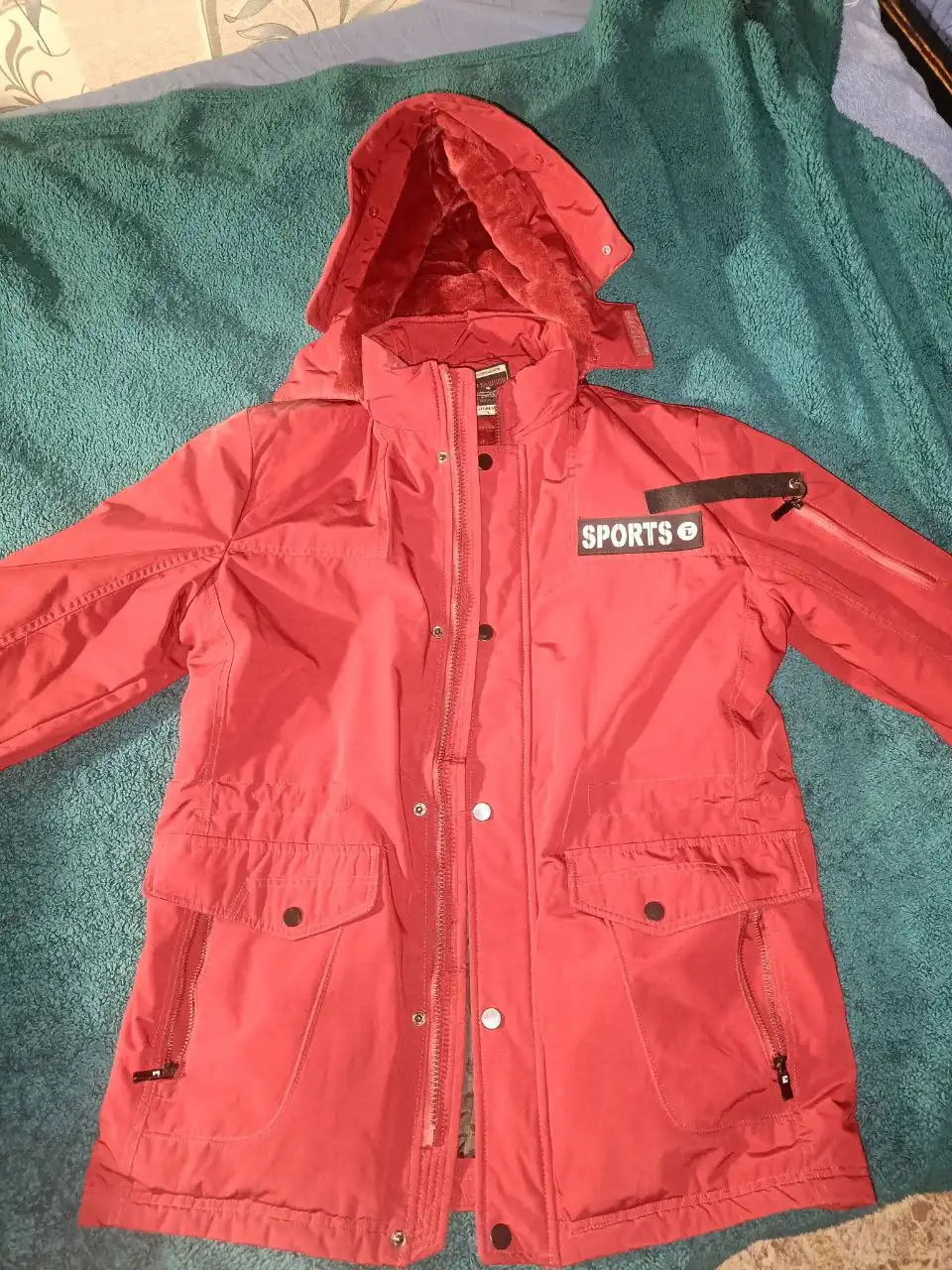 Зимняя куртка новая - Верхняя одежда (Одежда) в Барнаул