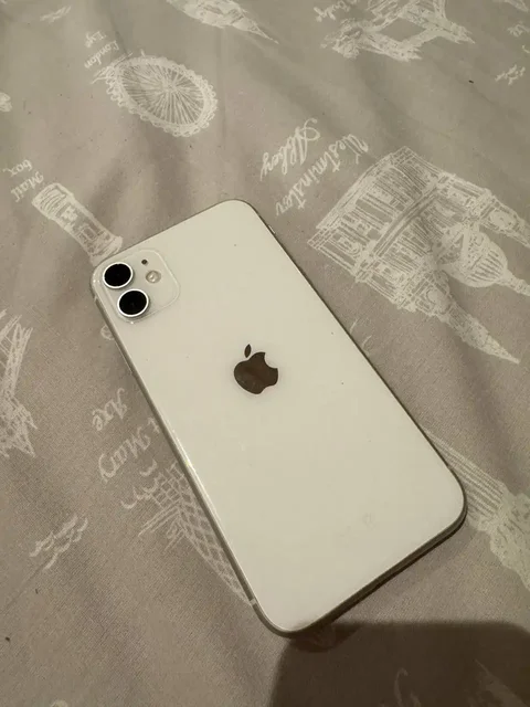 Продам iPhone 11 128GB - Смартфоны в Барнаул
