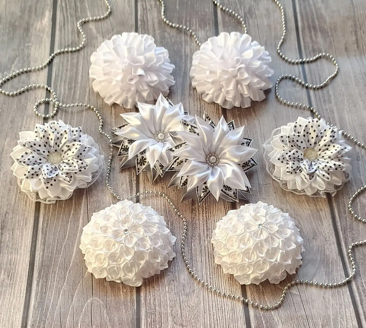 Ручные атласные бантики для девочек - Аксессуары для волос (Товары для детей) в Барнаул