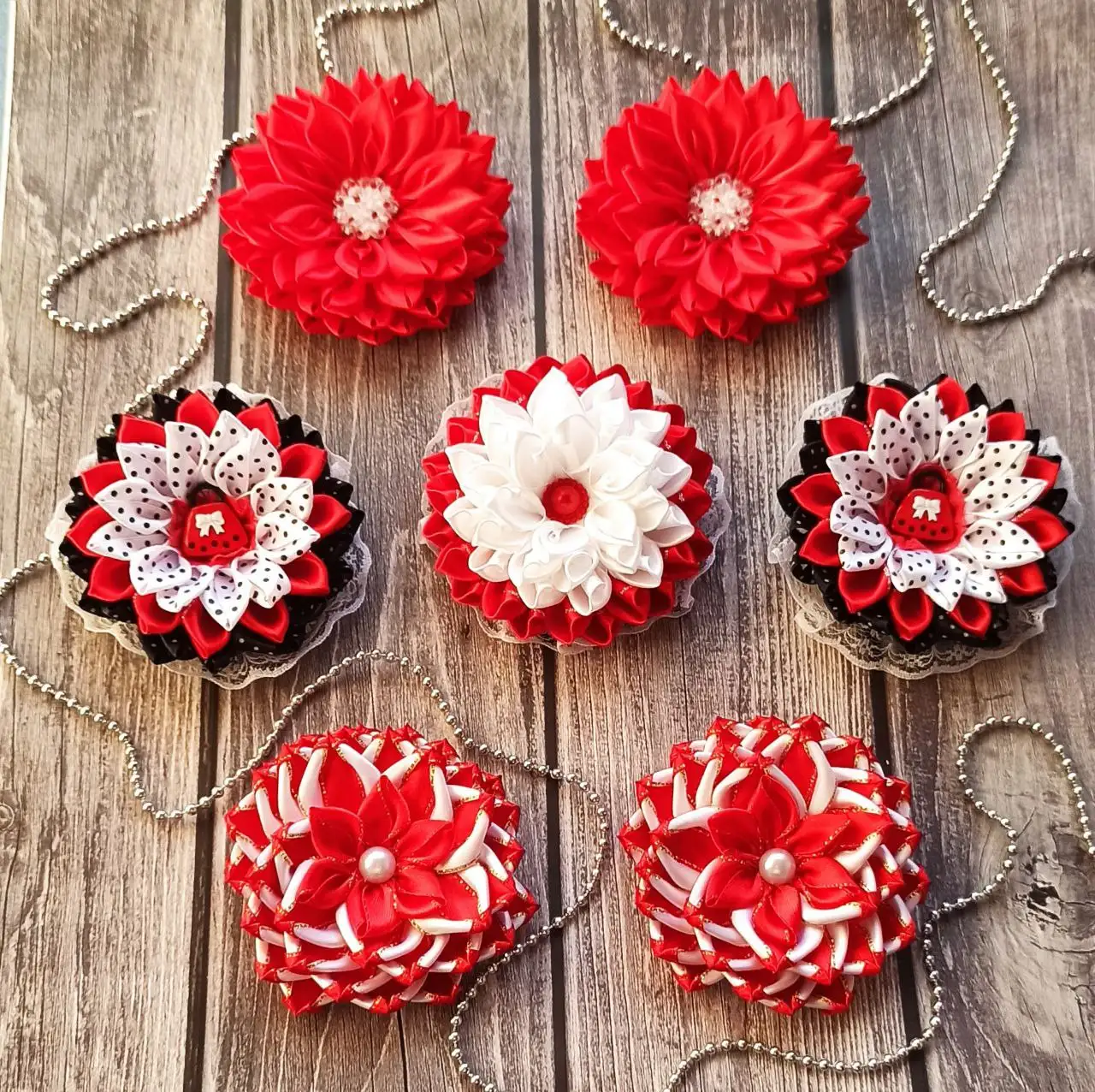 Ручные атласные бантики для девочек - Аксессуары для волос (Товары для детей) в Барнаул