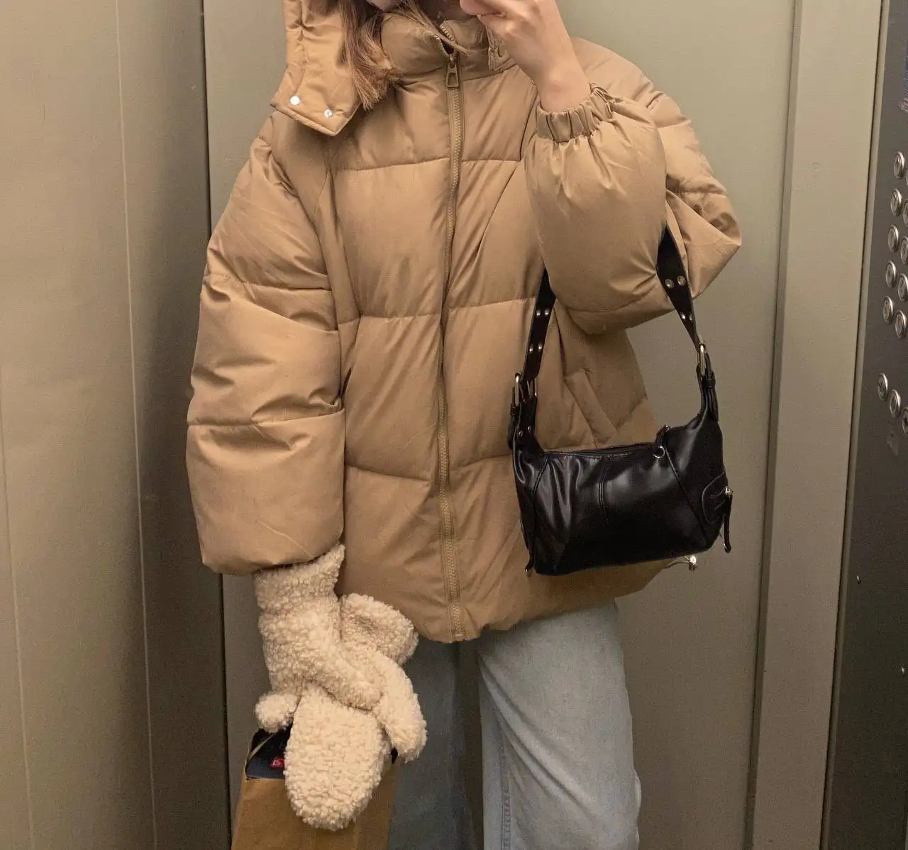 Теплая качественная куртка размер 46 - Верхняя одежда (Одежда) в Барнаул