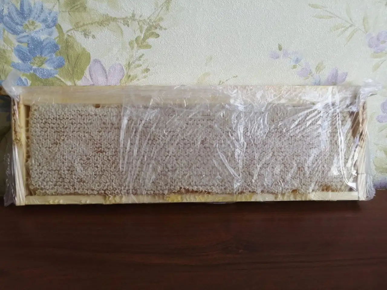 Мед в сотах с пасеки в горах Чинетинского Заказника - Продукты питания (Барахолка) в Барнаул