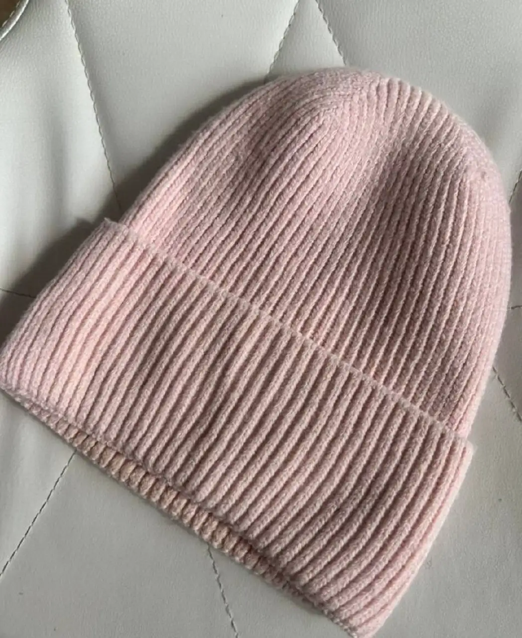 Женские шапки, две штуки - Головные уборы (Одежда) в Барнаул