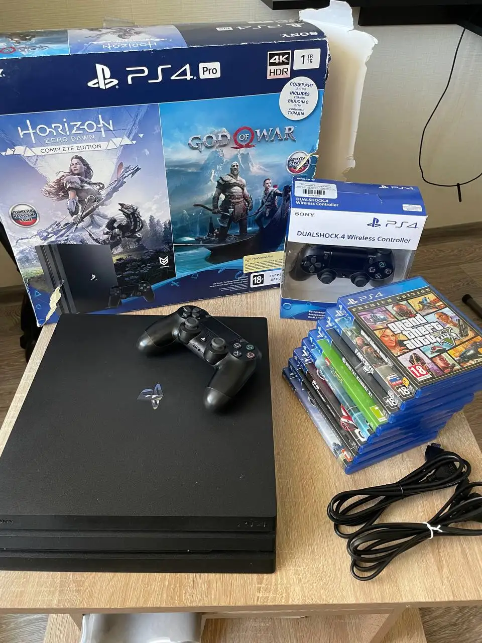 PlayStation 4 PRO с играми и аксессуарами - Игровые консоли (Электроника) в Барнаул