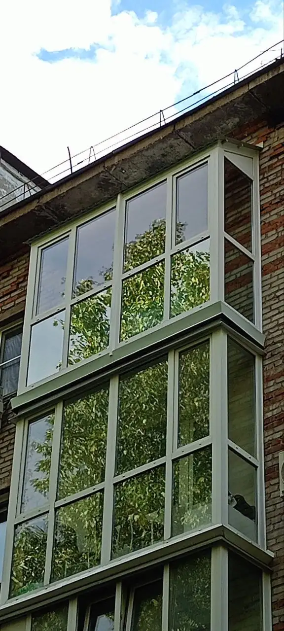 Установка пластиковых окон и дверей, отделка балконов - Ремонт и установка окон (Услуги) в Барнаул