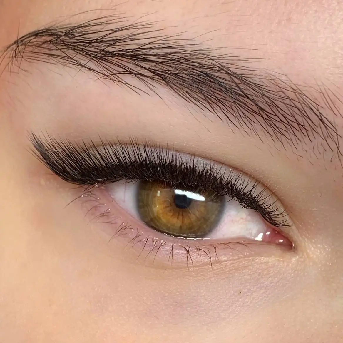 Наращивание ресниц и оформление бровей от мастера Виктории - Косметология (Услуги) в Барнаул