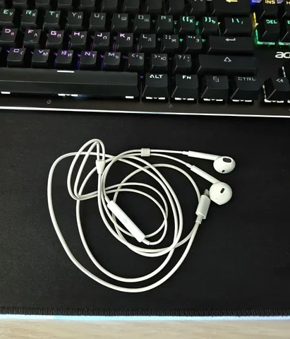 Продажа Apple EarPods (lighting) оригинал - Наушники в Барнаул