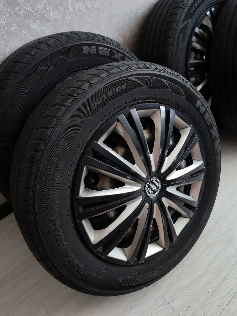 Штампованные диски с летней резиной Nexen N'fera SU4 R15 - Шины и диски (Запчасти) в Барнаул