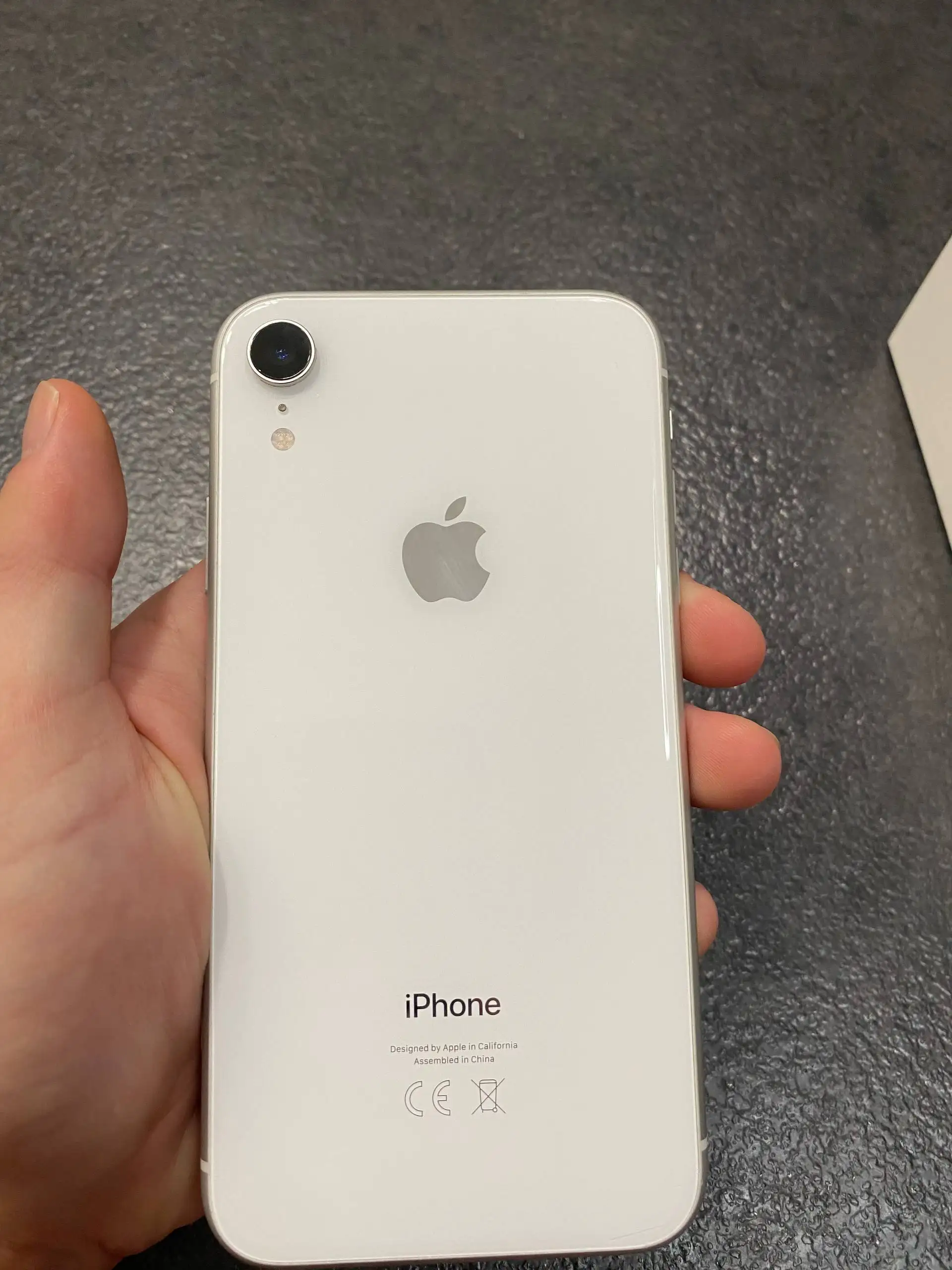 Продам iPhone XR 128 ГБ - Смартфоны (Электроника) в Барнаул