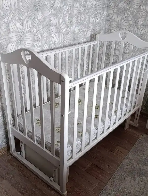 Продам детскую кроватку с матрасом - Кроватки (Товары для детей) в Барнаул