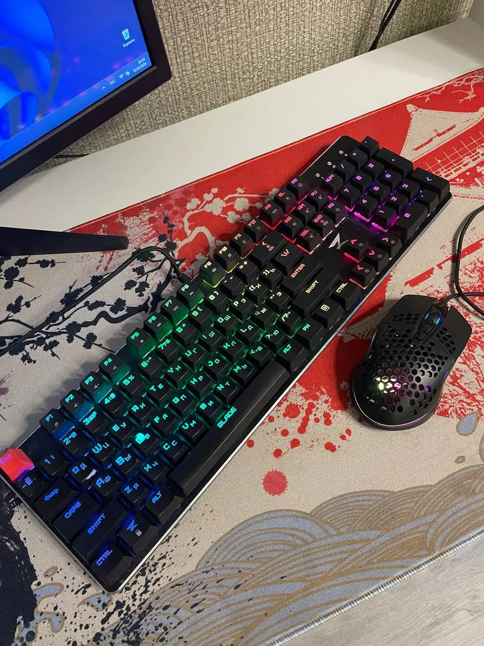 Продажа механической клавиатуры ZET BLADE и мыши - Компьютерные аксессуары (Электроника) в Барнаул