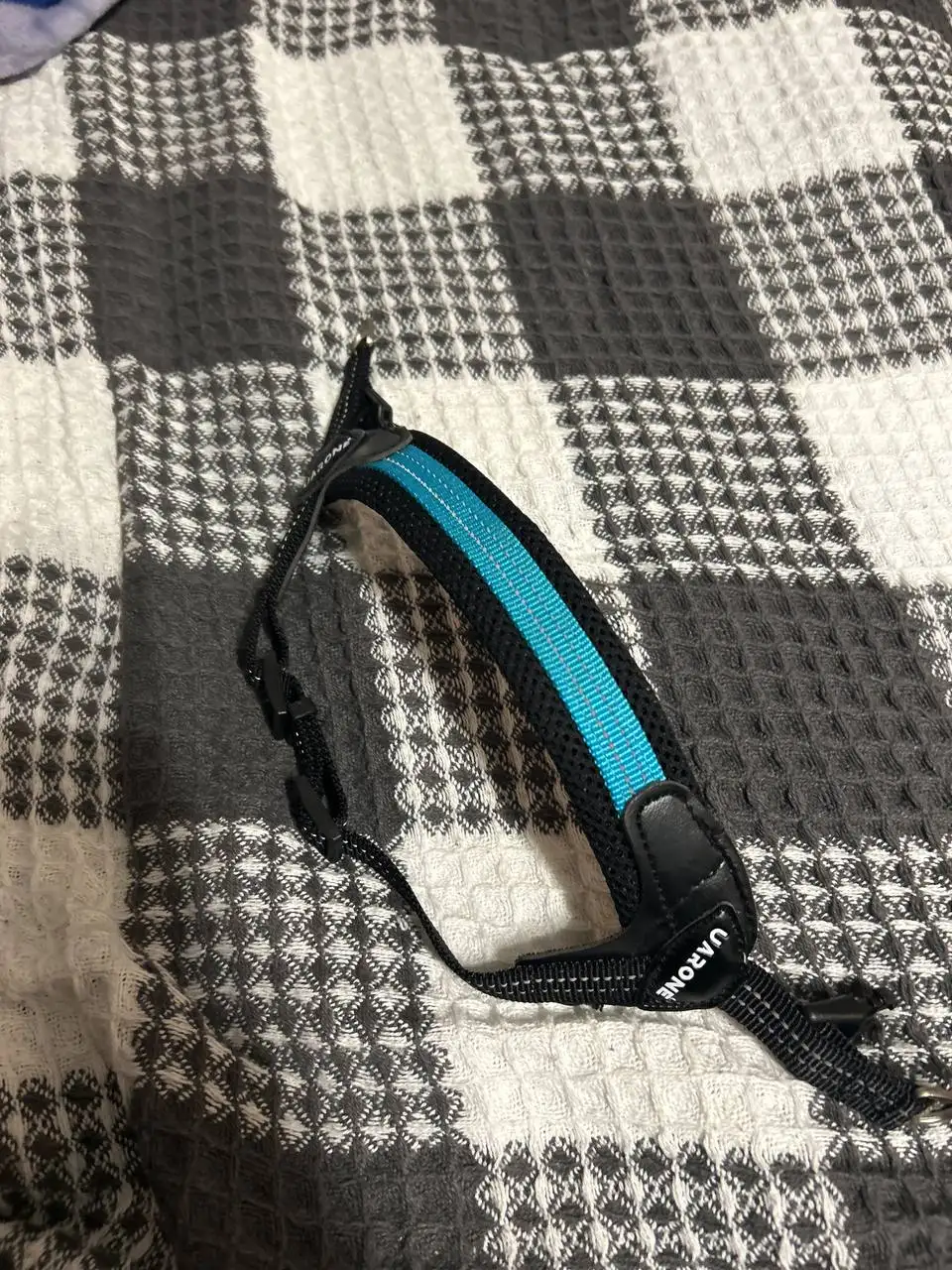 Продам шлейку для собак 3-5 кг - Аксессуары для животных (Животные) в Барнаул