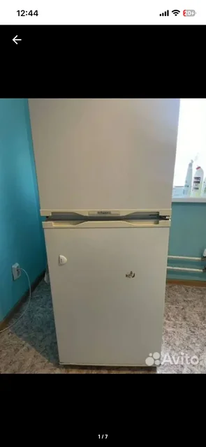 Холодильник б/у с неисправностью - Светильники и освещение в Барнаул