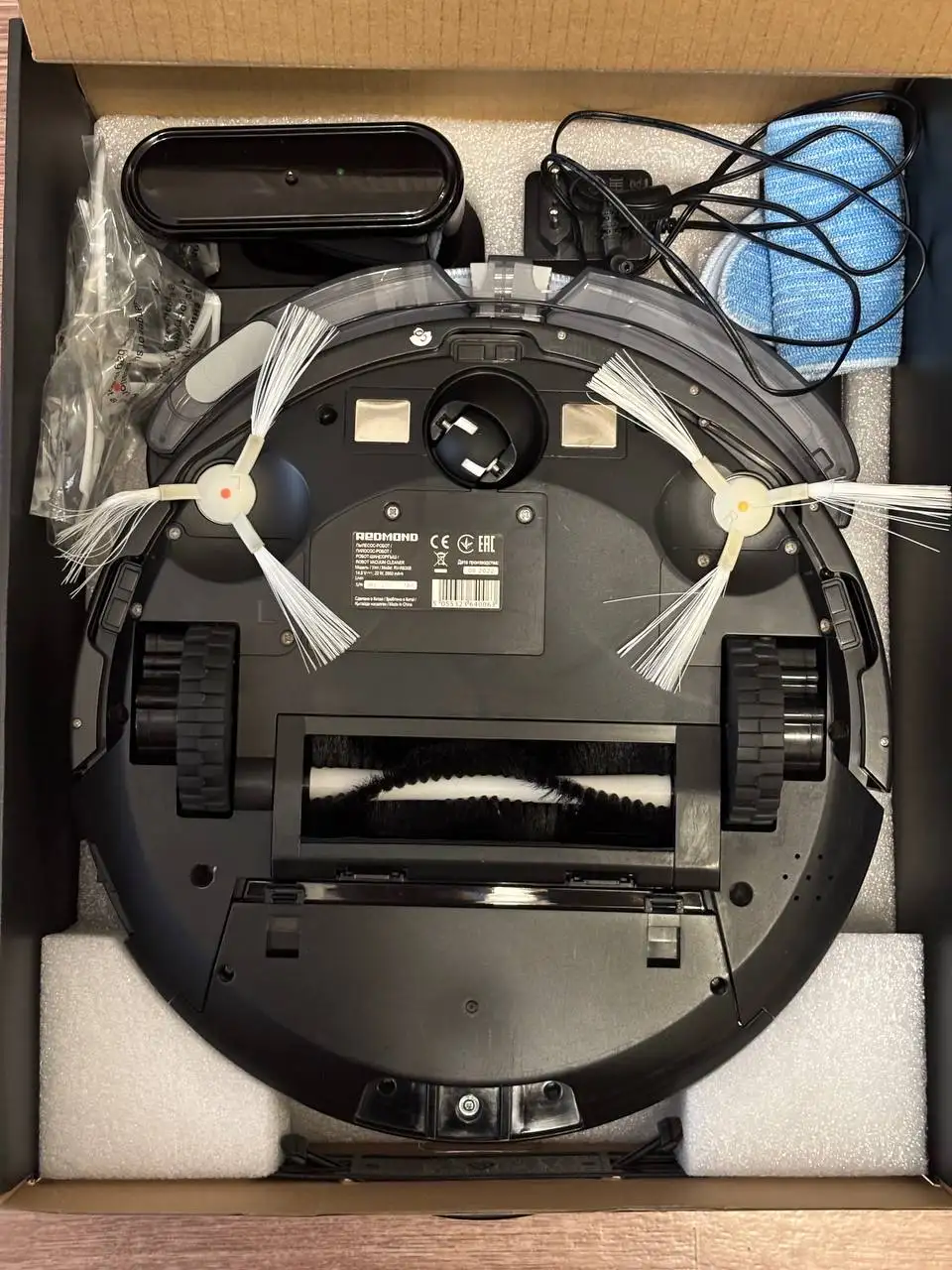 Робот-пылесос б/у с полным комплектом - Роботы-пылесосы (Электроника) в Барнаул