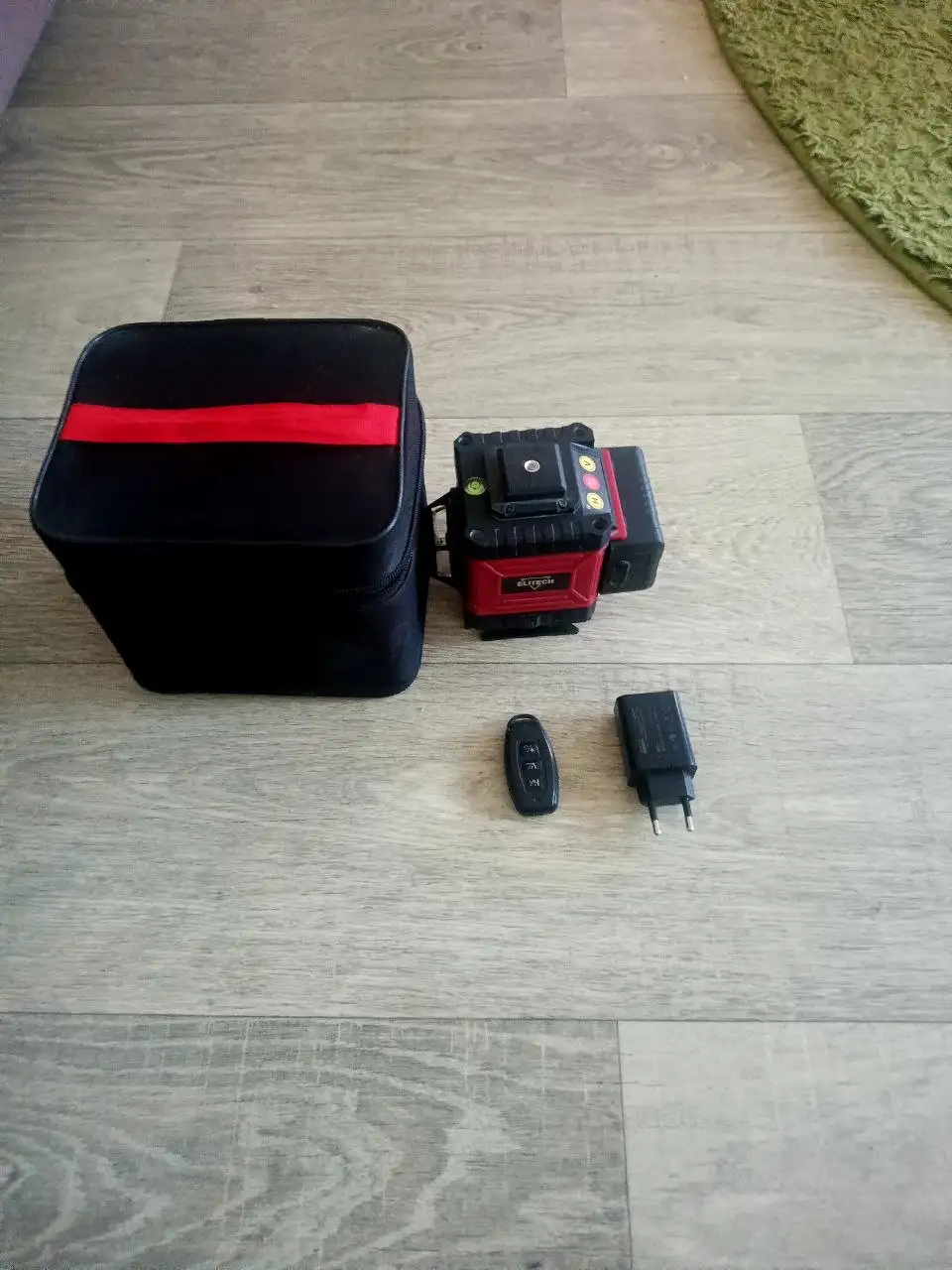 Продам лазерный нивелир - Инструменты (Барахолка) в Барнаул