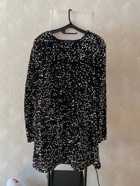 Продажа платьев в отличном состоянии - Кроссовки в Барнаул