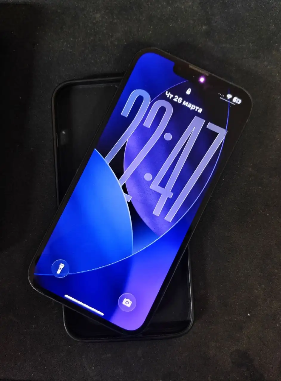 Продам iPhone 13 128 ГБ с треснутой задней крышкой - Смартфоны (Электроника) в Барнаул