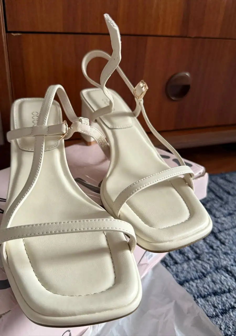 Продам новые туфли 40 размера - Обувь (Одежда) в Барнаул