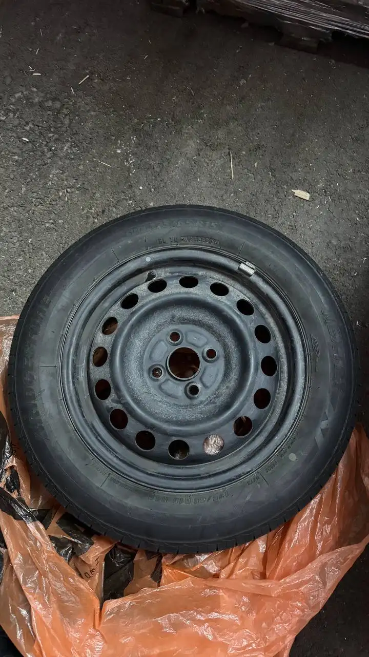 Летняя резина Bridgestone Nextry Ecopia 175/65/15 с дисками - Шины и диски (Запчасти) в Барнаул