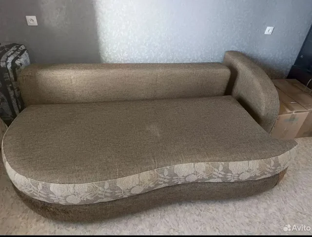 Продам диван - Парикмахерские манекены в Барнаул