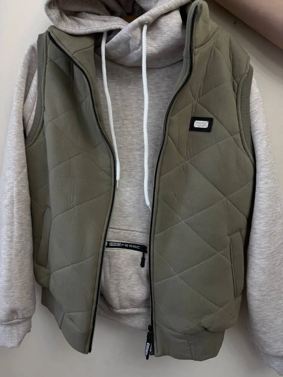 Костюм тройка, новый, не носили, 50 размер - Мужская одежда (Одежда) в Барнаул