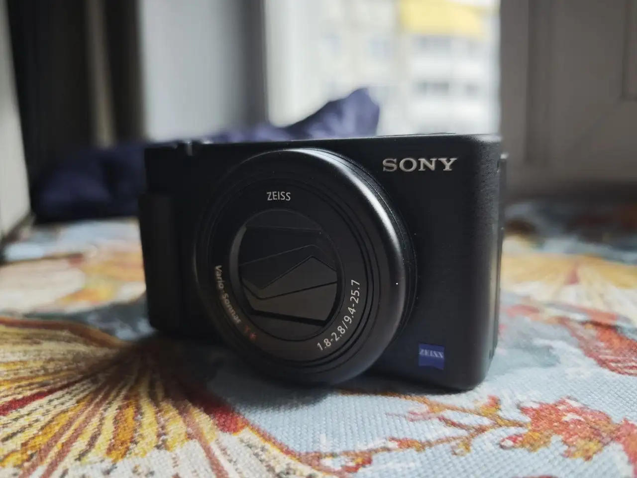 Продам камеру Sony ZV-1 в идеальном состоянии - Фото- и видеокамеры (Электроника) в Барнаул