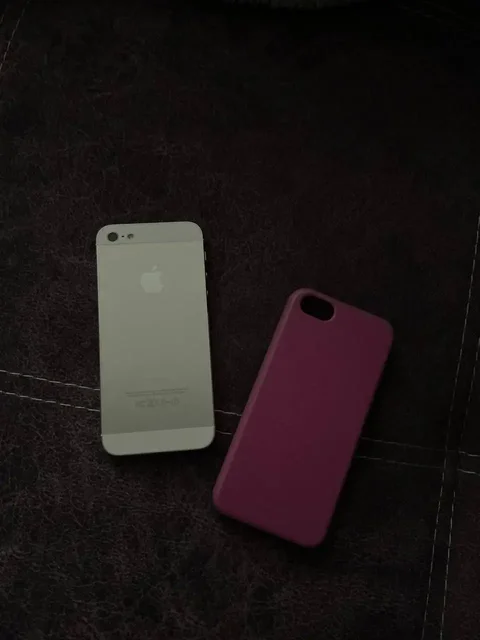 iPhone 5 16 ГБ - Смартфоны и игровые консоли в Барнаул