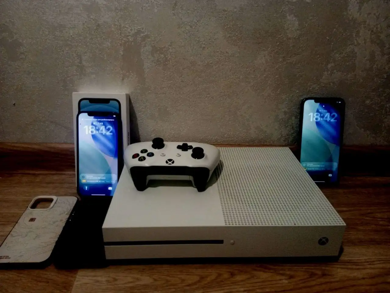 Продажа iPhone 12, iPhone 12 Pro Max и Xbox One S - Смартфоны и игровые консоли (Электроника) в Барнаул