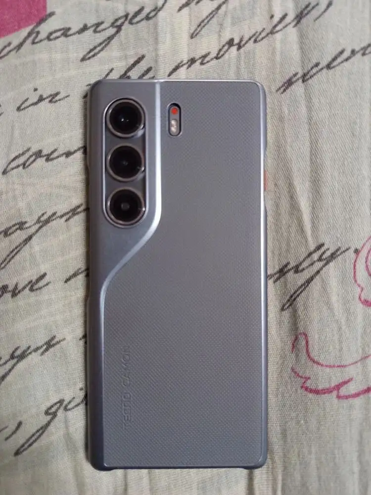 Tecno Camon 40 Pro 5G 12/256GB - Смартфоны (Электроника) в Барнаул