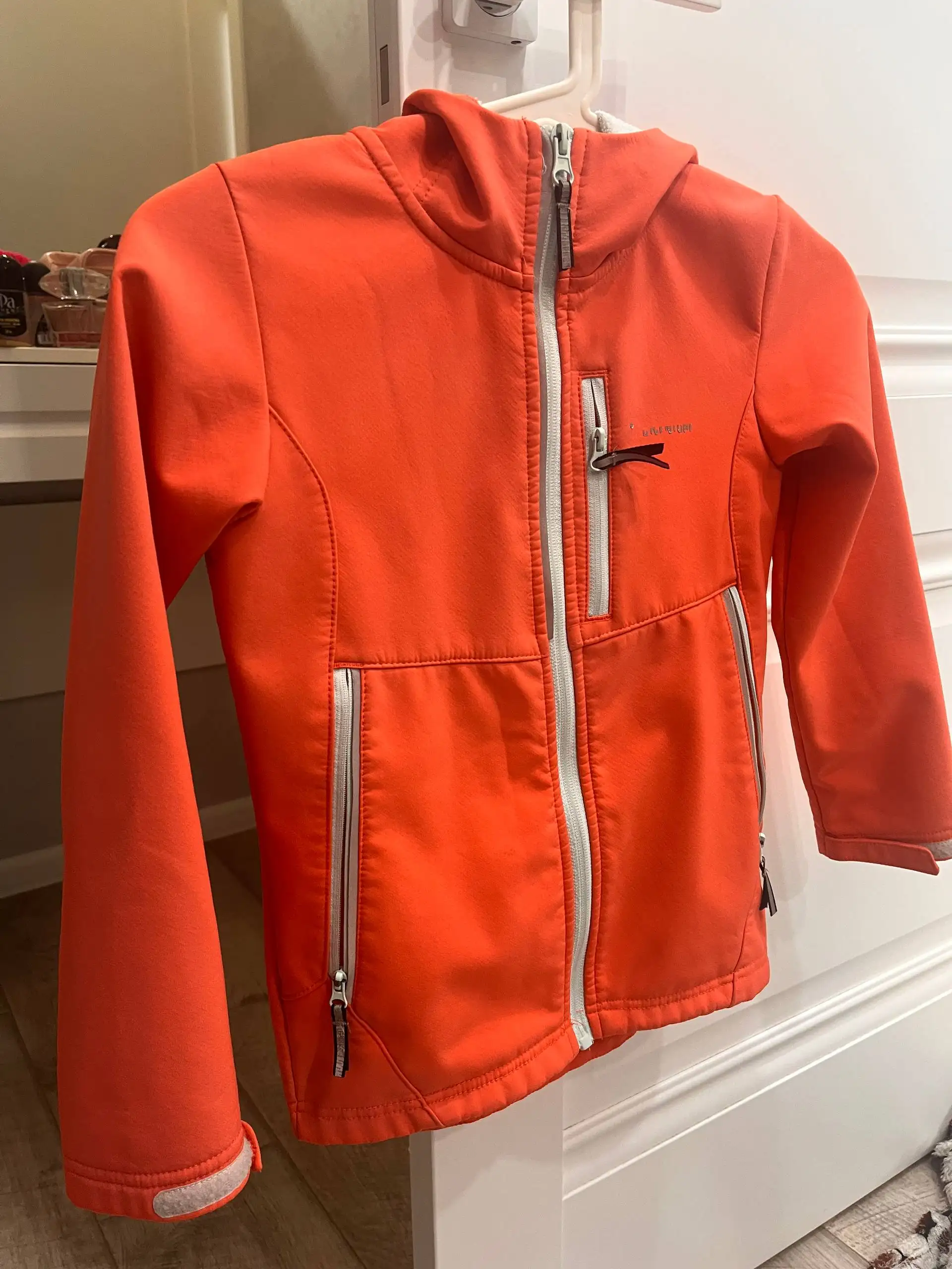 Ветровка со светоотражателями - Верхняя одежда (Одежда) в Барнаул