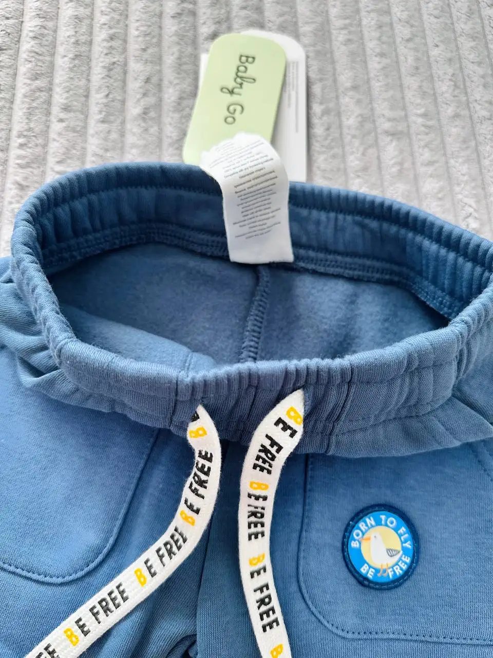 Продам новые спортивные штаны на мальчика, размер 92 - Одежда (Барахолка) в Барнаул