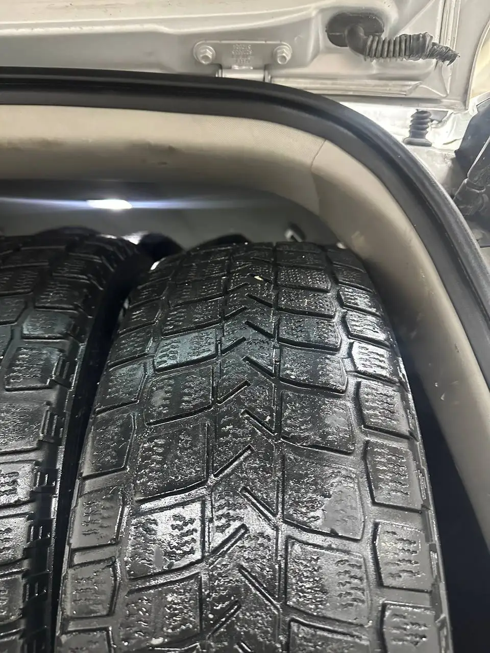 Шины Maxxis 225/65 R17 липучка - Шины (Запчасти) в Барнаул