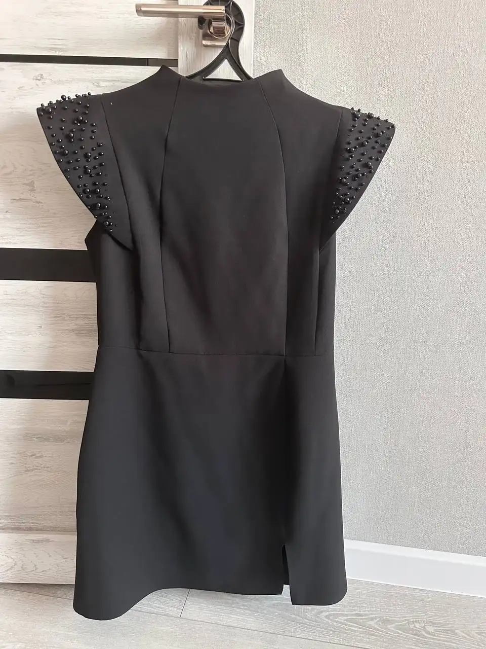 Продам платья размер 48 - Платья (Одежда) в Барнаул