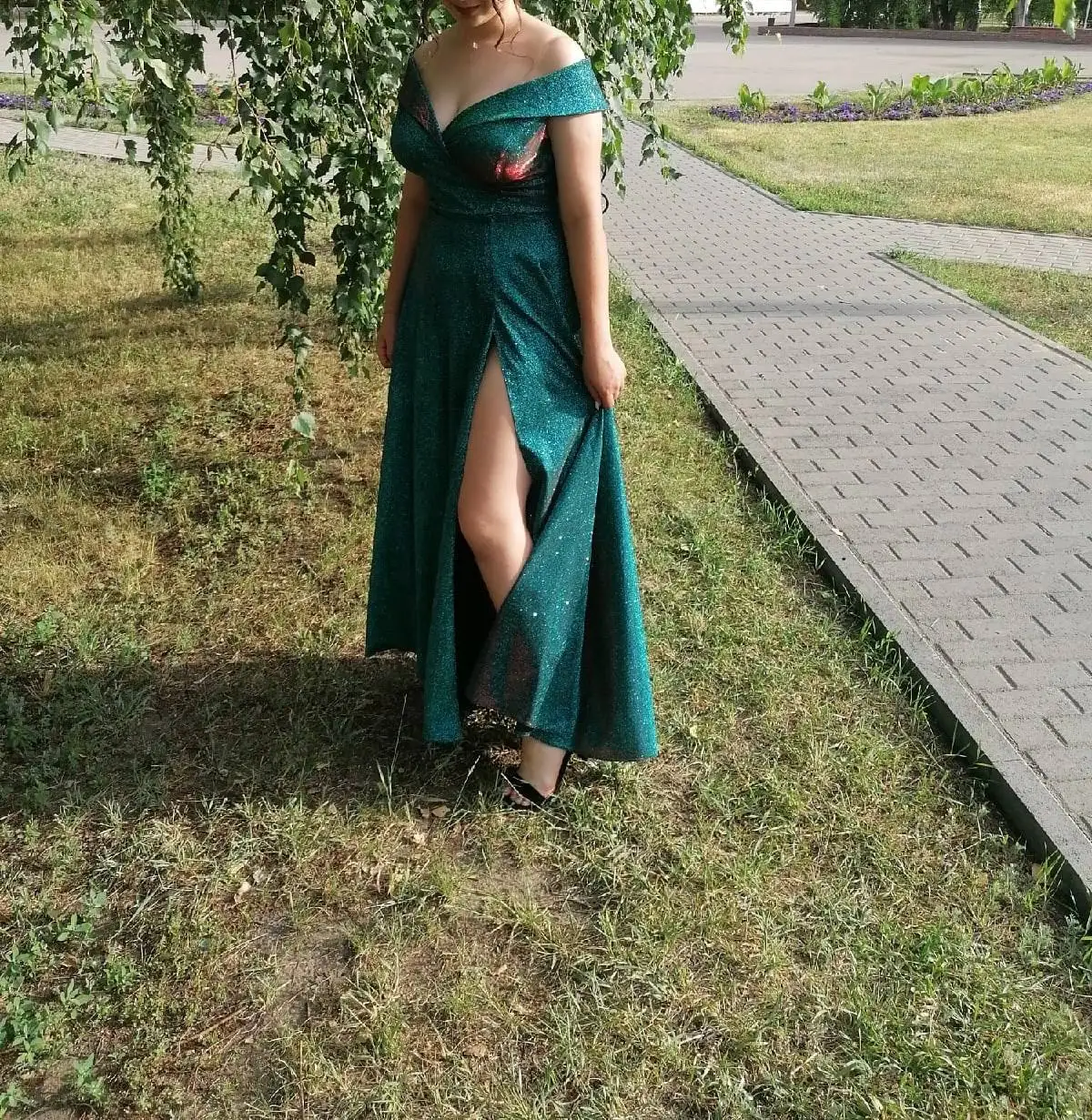 Продам платье выпускное размер 48 - Платья (Одежда) в Барнаул