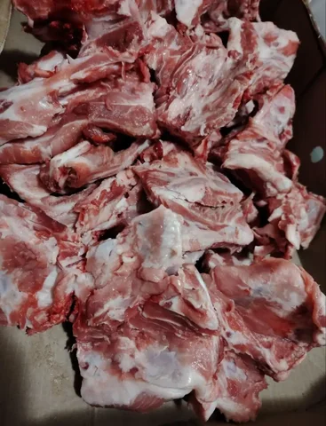 Свиные хребтовые косточки и свежее деревенское мясо - Парфюмерия и косметика в Барнаул