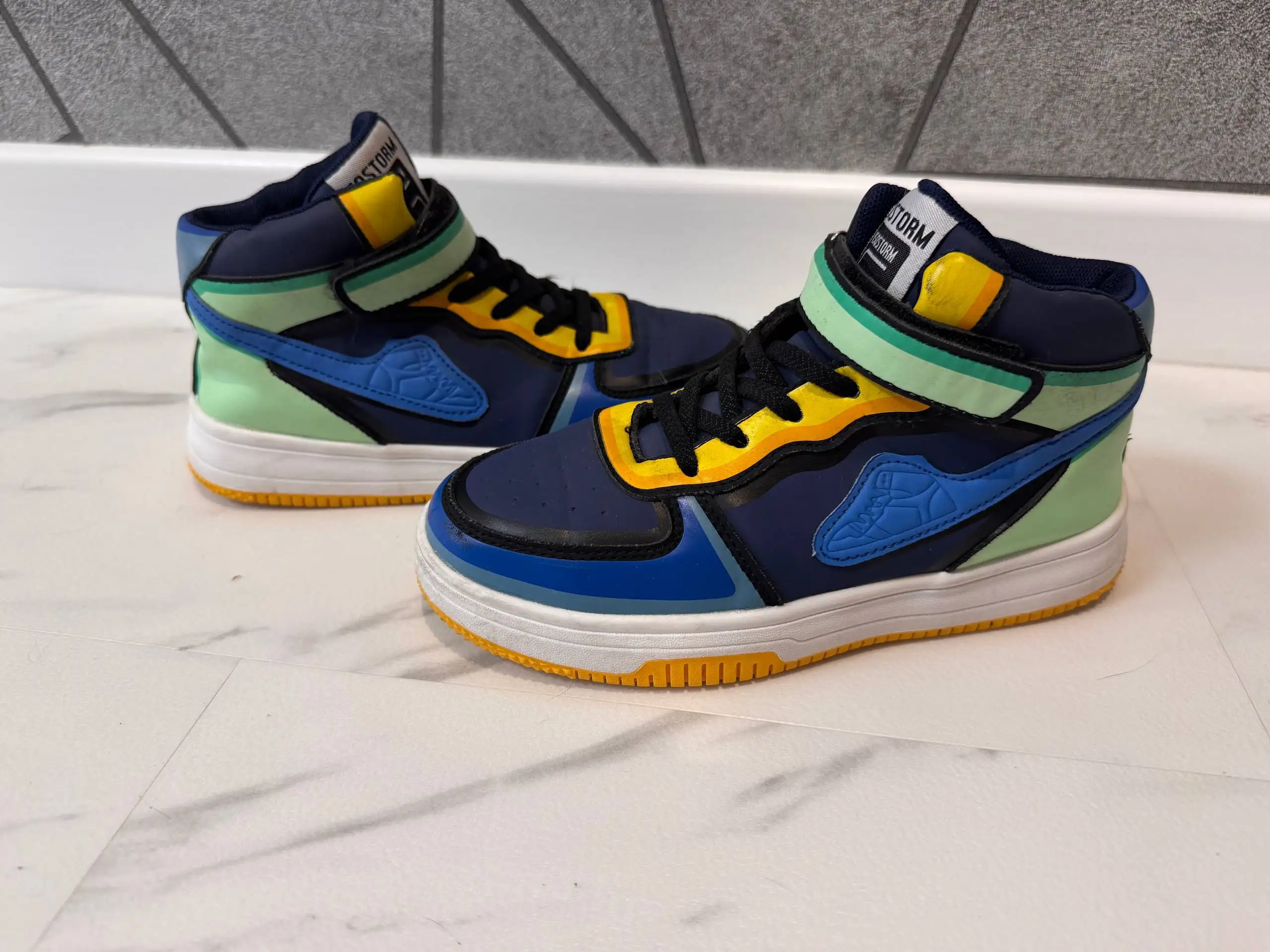 Кроссовки размер 35 - Обувь (Одежда) в Барнаул