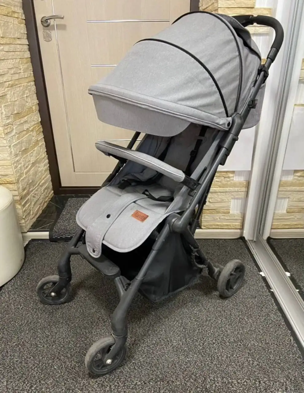 Прогулочная коляска в отличном состоянии - Барахолка в Барнаул