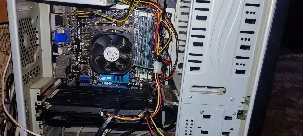 Продажа игрового ПК с монитором и периферией - Компьютеры и комплектующие (Электроника) в Барнаул