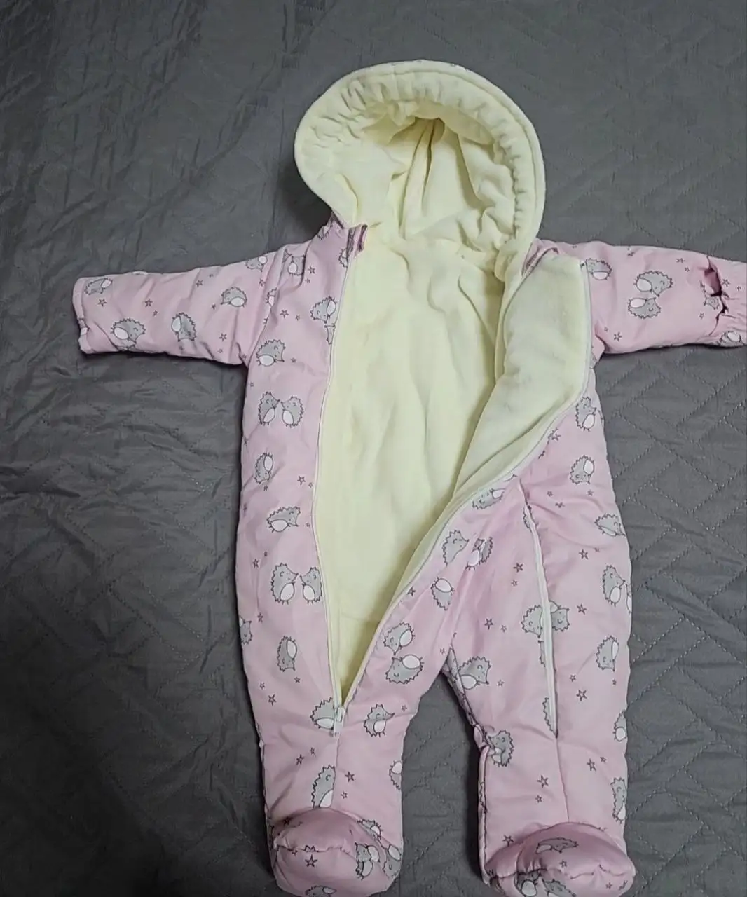 Продам демисезонный комбинезон размер 68-74 - Товары для детей в Барнаул